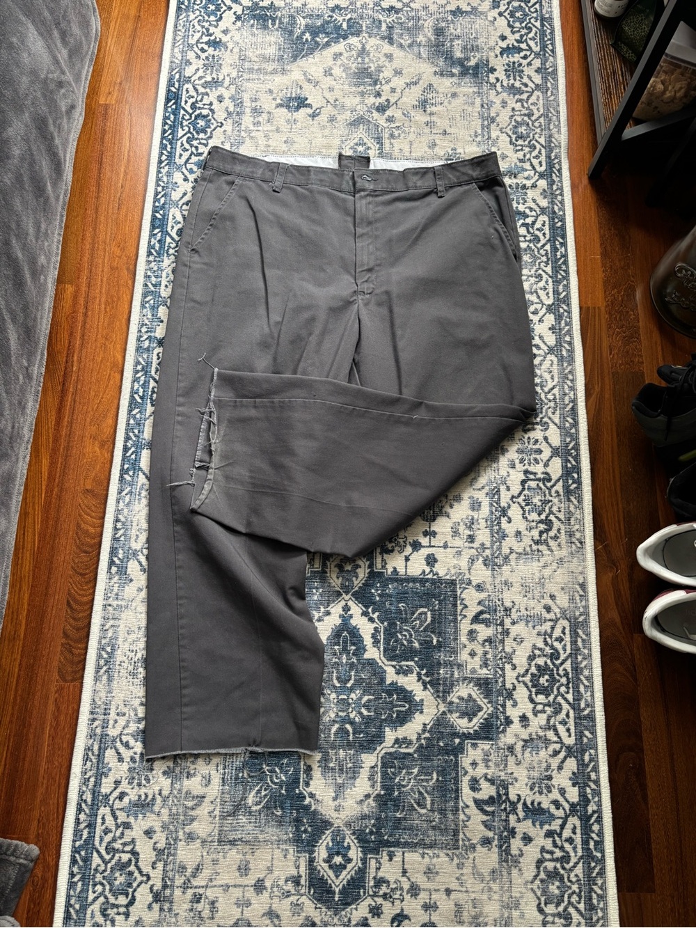 Relaxed Fit Men's Gray Jeans - Versatile Everyday Style